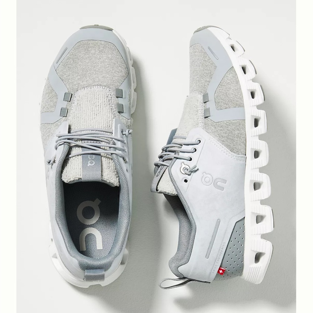 ON men 
Cloud 5 Terry Running
Shoe In Grey
$160
Size 8 wome 9.5 ( store display)
